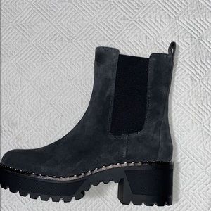 Madisha Chelsea Boot
VINCE CAMUTO